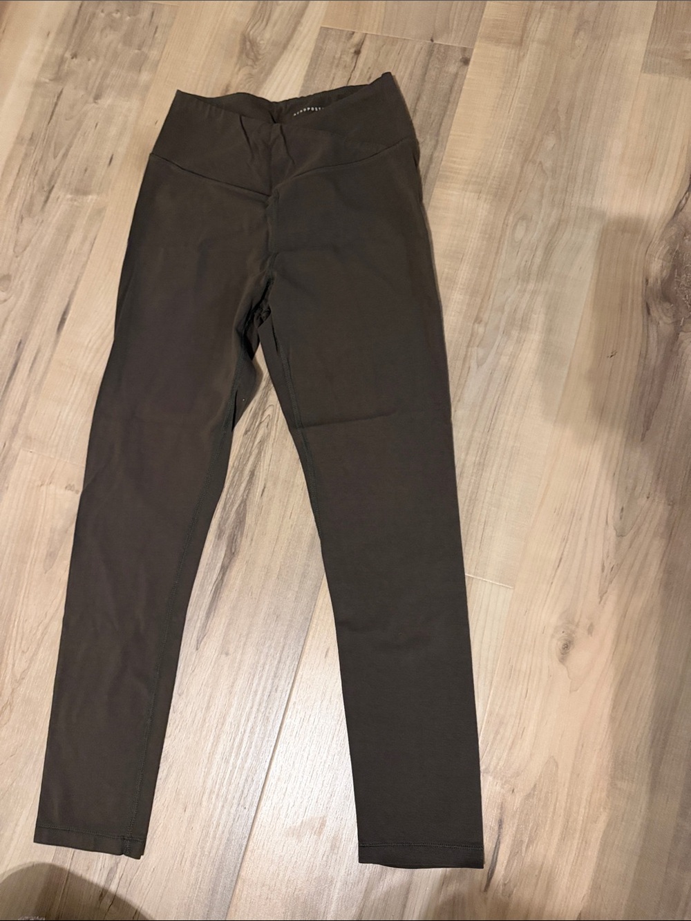 size medium aeropostale dark grey crossover leggings